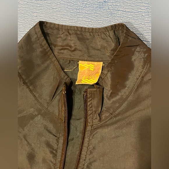 Surf Style Interplanetary Body Gear Retro Windbreaker - Picture 3 of 3